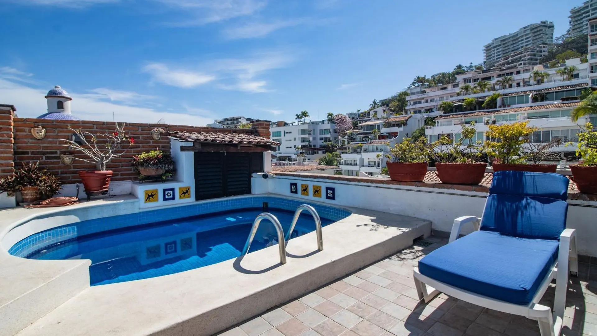 Beachfront Penthouse With Private Pool - Zona Romantica Puerto Vallarta Apartment